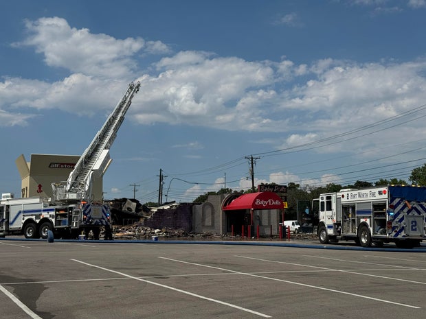 Massive fire destroys longtime Fort Worth adult entertainment club Baby Dolls
