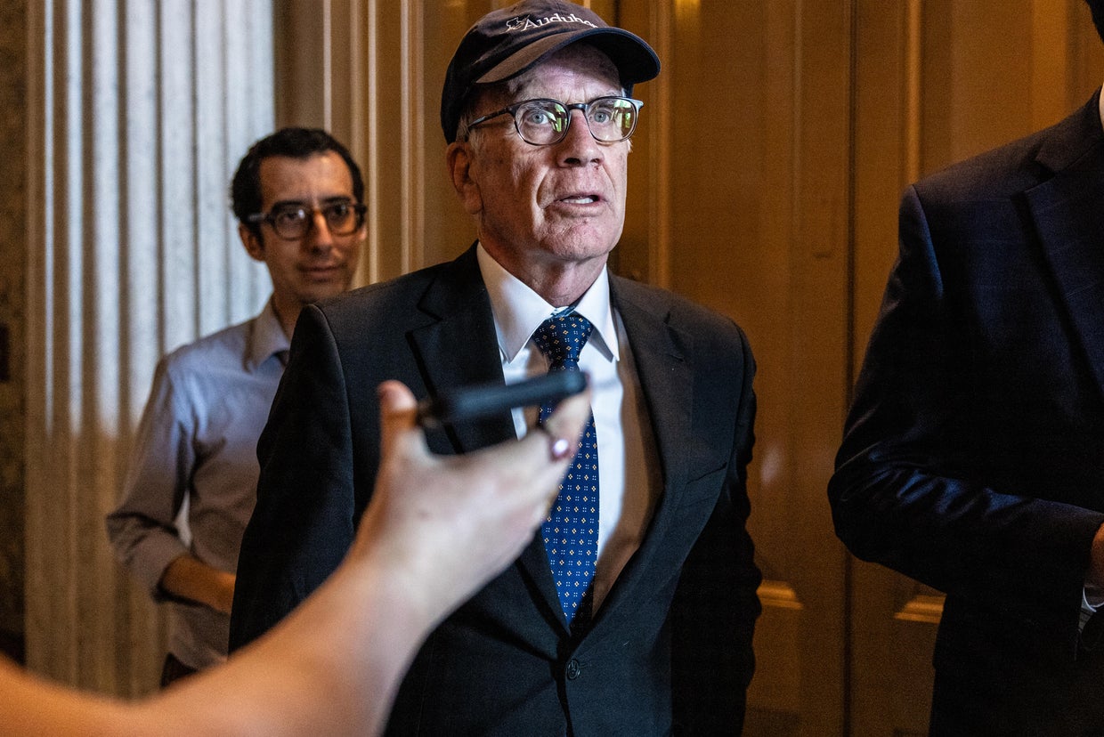 Peter Welch becomes first Senate Democrat to call on Biden to withdraw ...