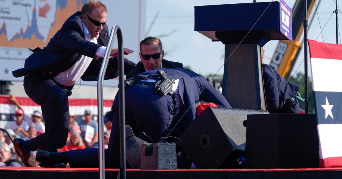 Trump mitingine katılanlar silahlı saldırıya tepki gösterdi: “Havai fişek olduğunu düşündüm”