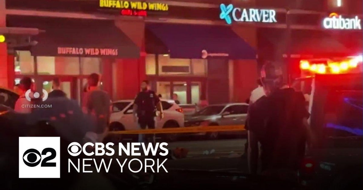 Woman struck by cab in Brooklyn in critical condition - CBS New York