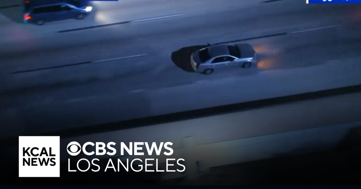 LAPD officers chase shooting suspect into Inland Empire - CBS Los Angeles