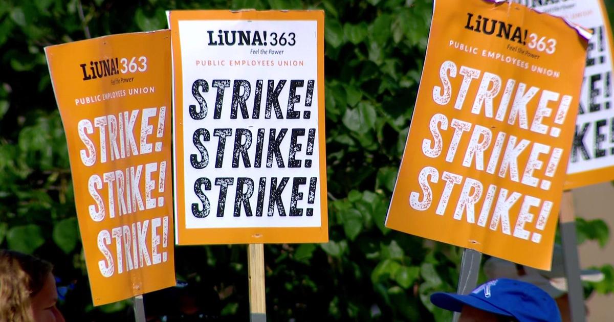 Park workers in Minneapolis demonstrate in front of Brigadier General Maka Ska, strike enters 13th day