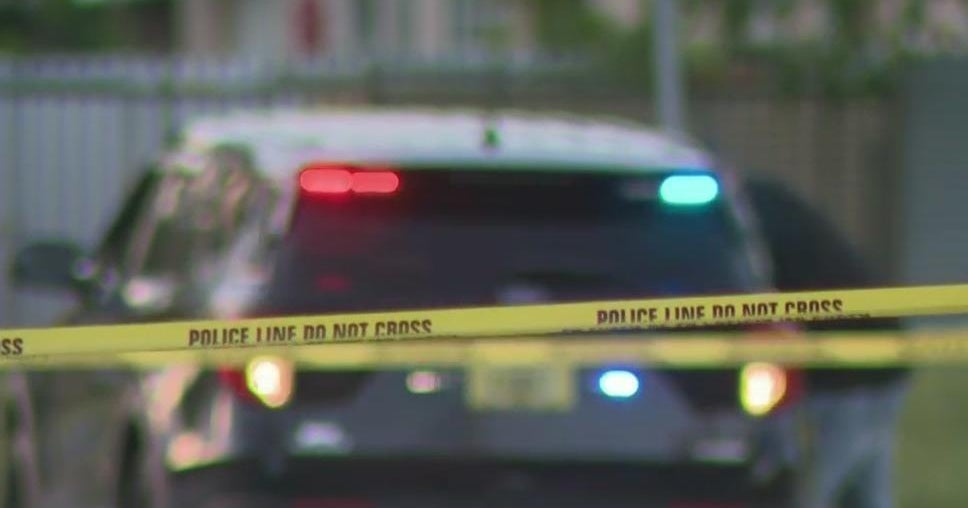 Double shooting under investigation in Opa-locka - CBS Miami