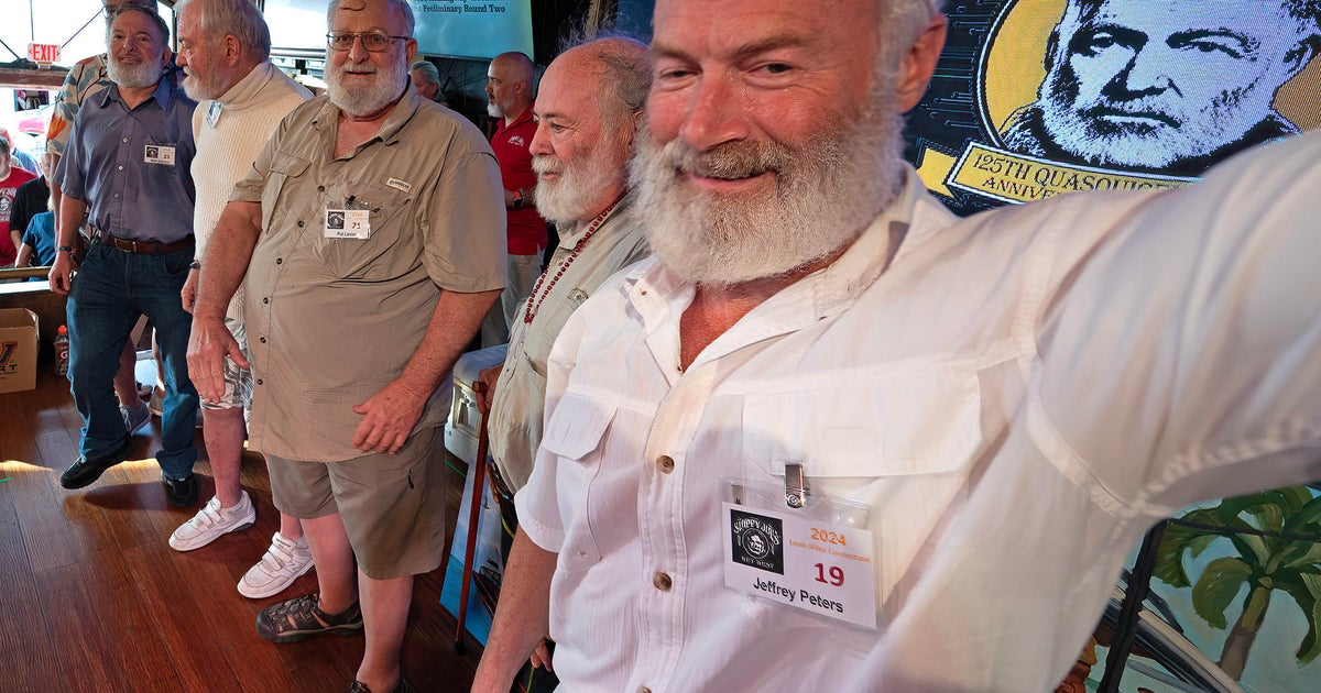 Hemingway hopefuls compete for look-alike title in Key West Hemingway hopefuls compete for look-alike title in Key West