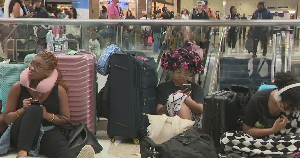 Travelers waiting for word on when their delayed flights will take off at Fort Lauderdale-Hollywood Travelers waiting for word on when their delayed flights will take off at Fort Lauderdale-Hollywood