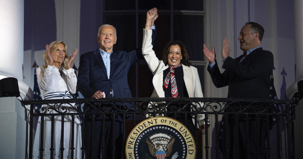 Biden si ritira e sostiene Kamala Harris, dando impulso alla corsa presidenziale del 2024 contro Trump