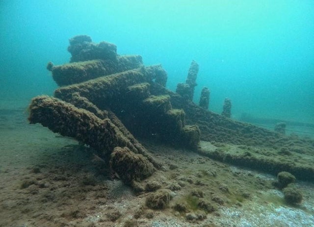 ship-sternpost-60690-giant-gopr0046.jpg 