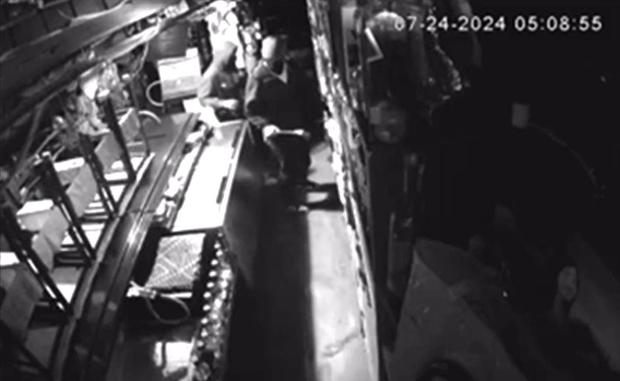 Burglary at The Alley piano bar in Oakland 