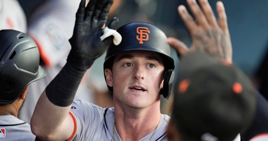 Dodgers Beat Giants; Fitzgerald's Streak Continues