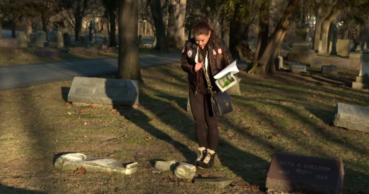 Naperville veteran wants to repair and replace graves of fallen soldiers