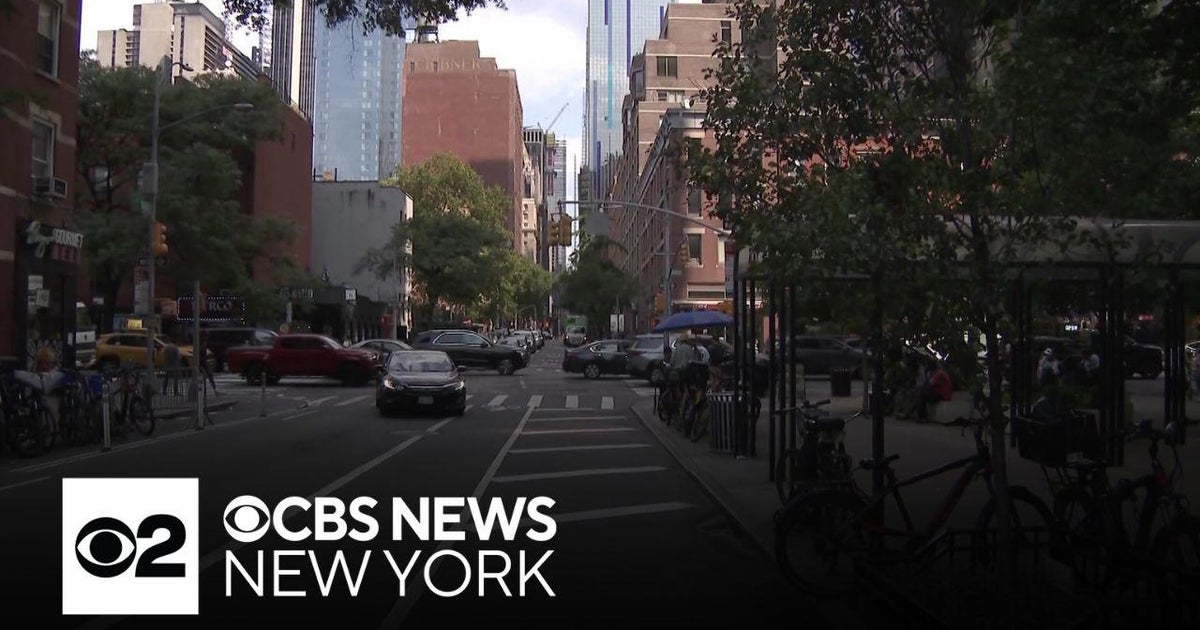 85-year-old man injured in random attack in Hell's Kitchen - CBS New York