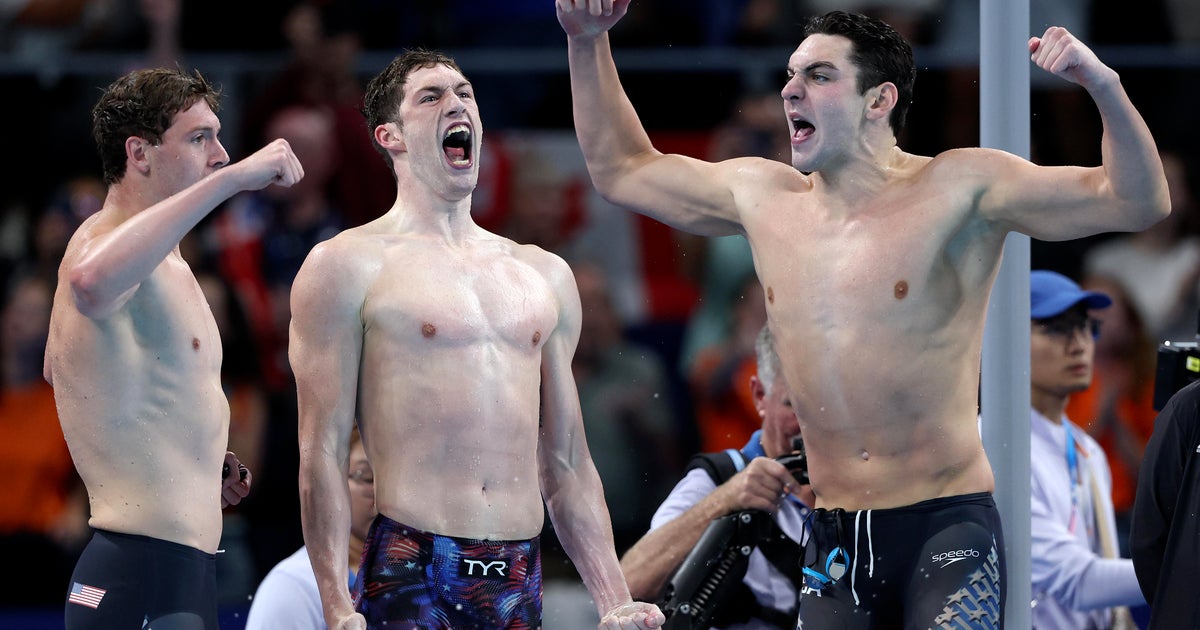 Die USA gewinnen die erste Goldmedaille der Olympischen Spiele in Paris in der 4-mal-100-Meter-Freistil-Staffel der Männer Die USA gewinnen die erste Goldmedaille der Olympischen Spiele in Paris in der 4-mal-100-Meter-Freistil-Staffel der Männer