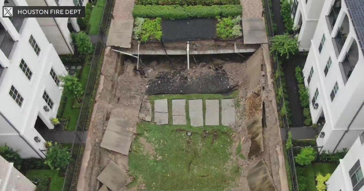 Significant sinkhole opens in west Houston neighborhood, no injuries ...