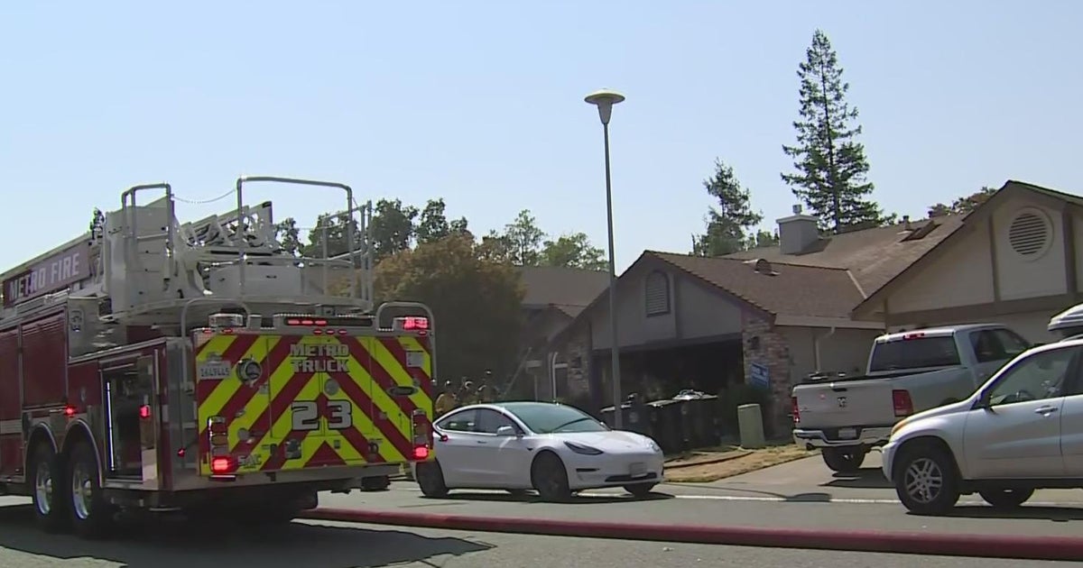 House catches fire on Sylvan Creek Court in Citrus Heights
