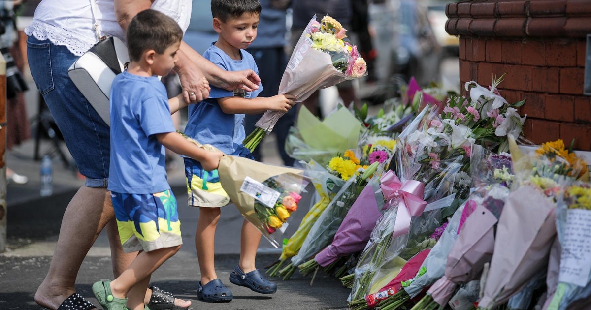 Taylor Swift "in complete shock" after 3 children killed at U.K. kids ...