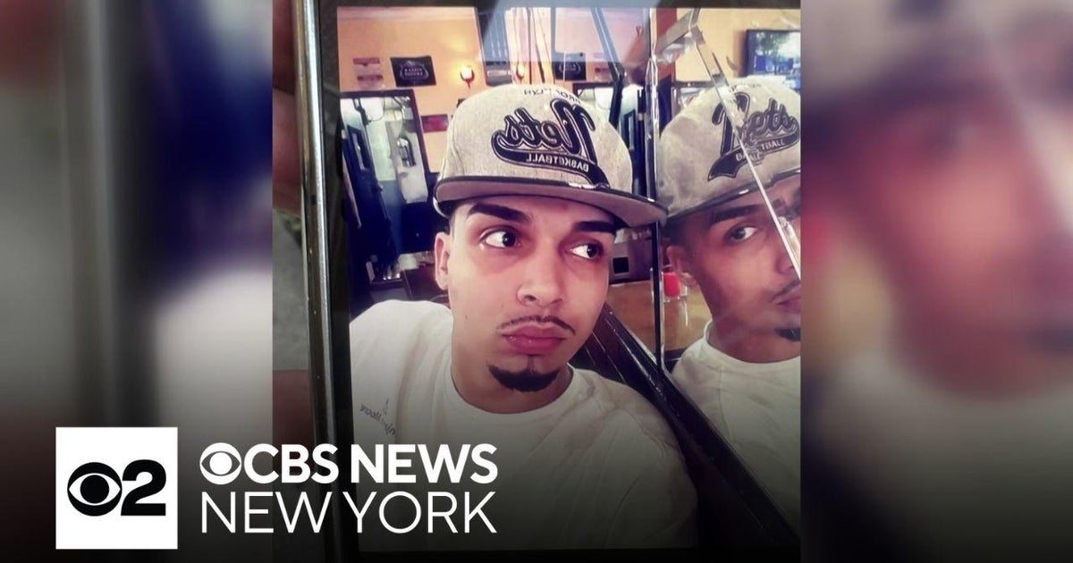 Bronx man stabbed to death in fight inside apartment building - CBS New ...