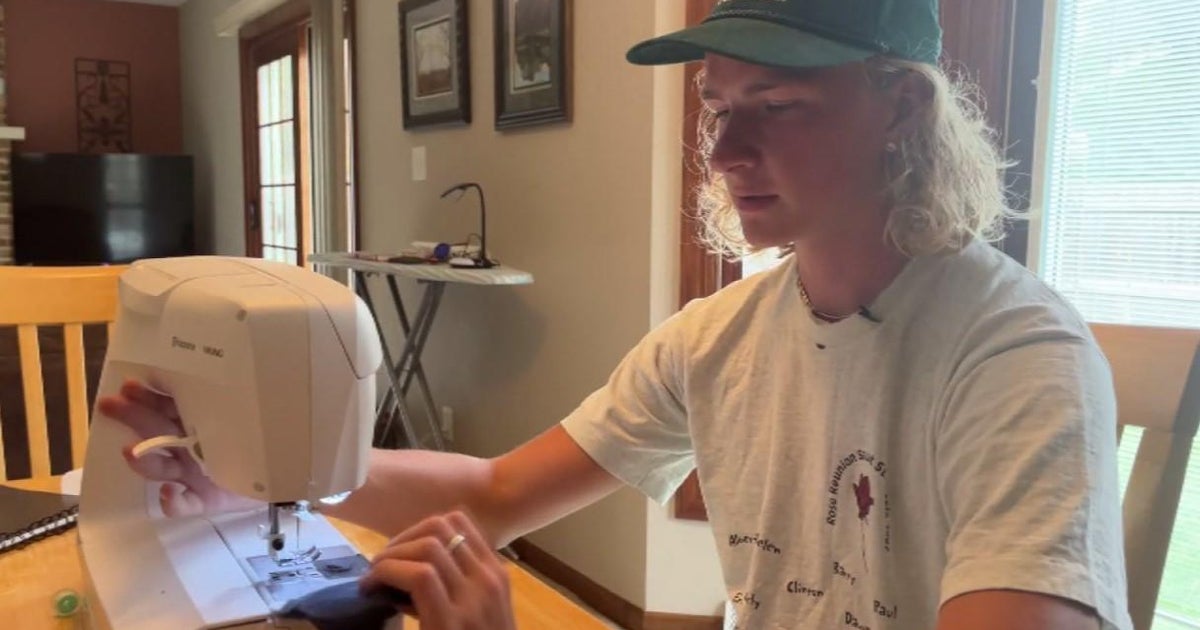 Chicago area high school senior aiming to turn passion for fashion into a career Chicago area high school senior aiming to turn passion for fashion into a career