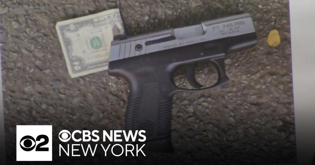 2 NYPD sergeants injured in shooting, suspect in custody - CBS New York