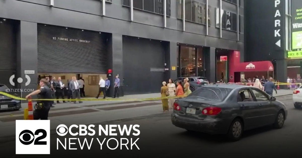 Man stabbed near Gershwin Theatre in Hell's Kitchen - CBS New York