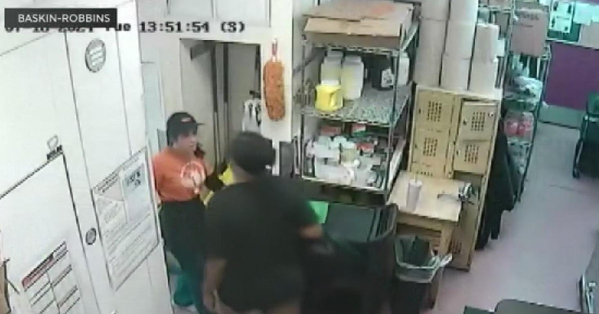 Suspect in assault at Elk Grove Baskin Robbins surrenders, police say