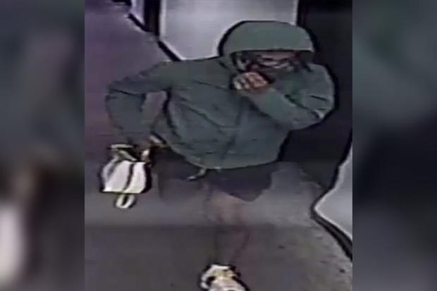 robbery-5500-wissahickon-ave-dc-24-39-047860.jpg 