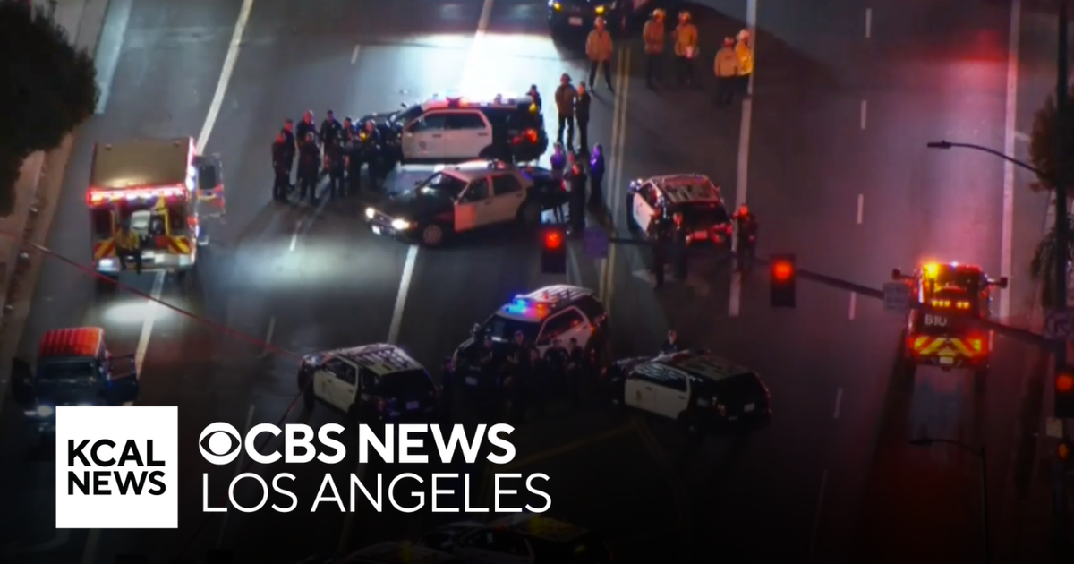 Deadly shooting under investigation in Van Nuys - CBS Los Angeles