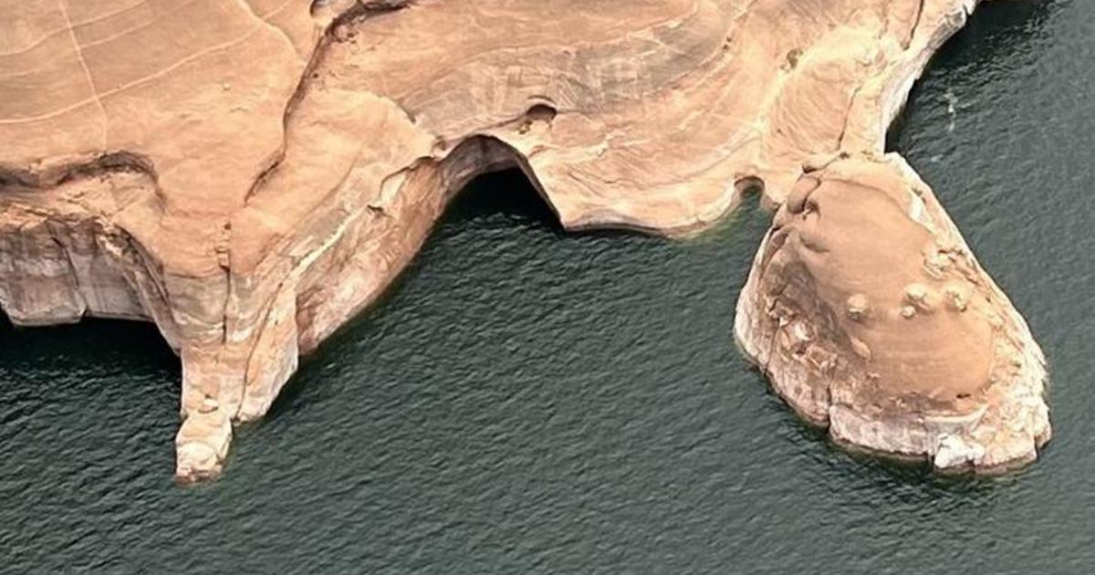 "Double Arch" geological formation in southern Utah collapses