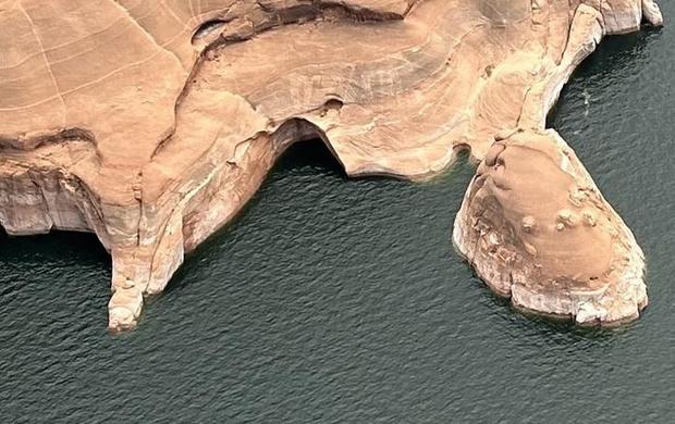 Utah's famous "Double Arch" geological formation collapses 