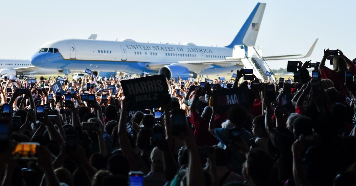 Trump falsely claims Harris campaign used AI to fake crowd in Detroit