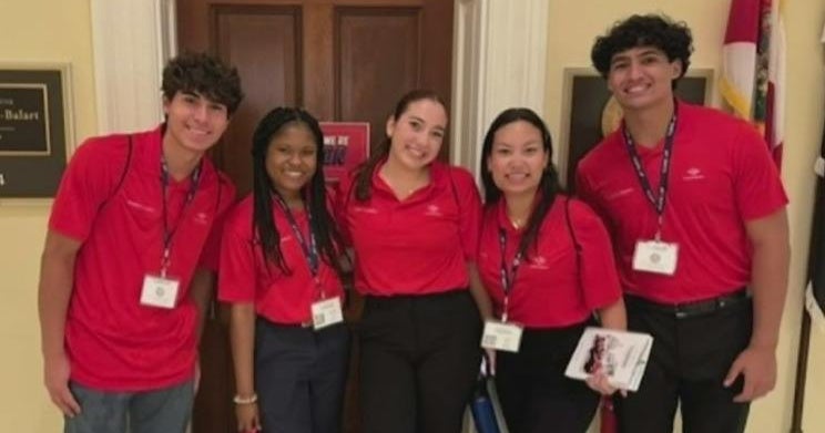 South Florida students give back to the community through leadership program