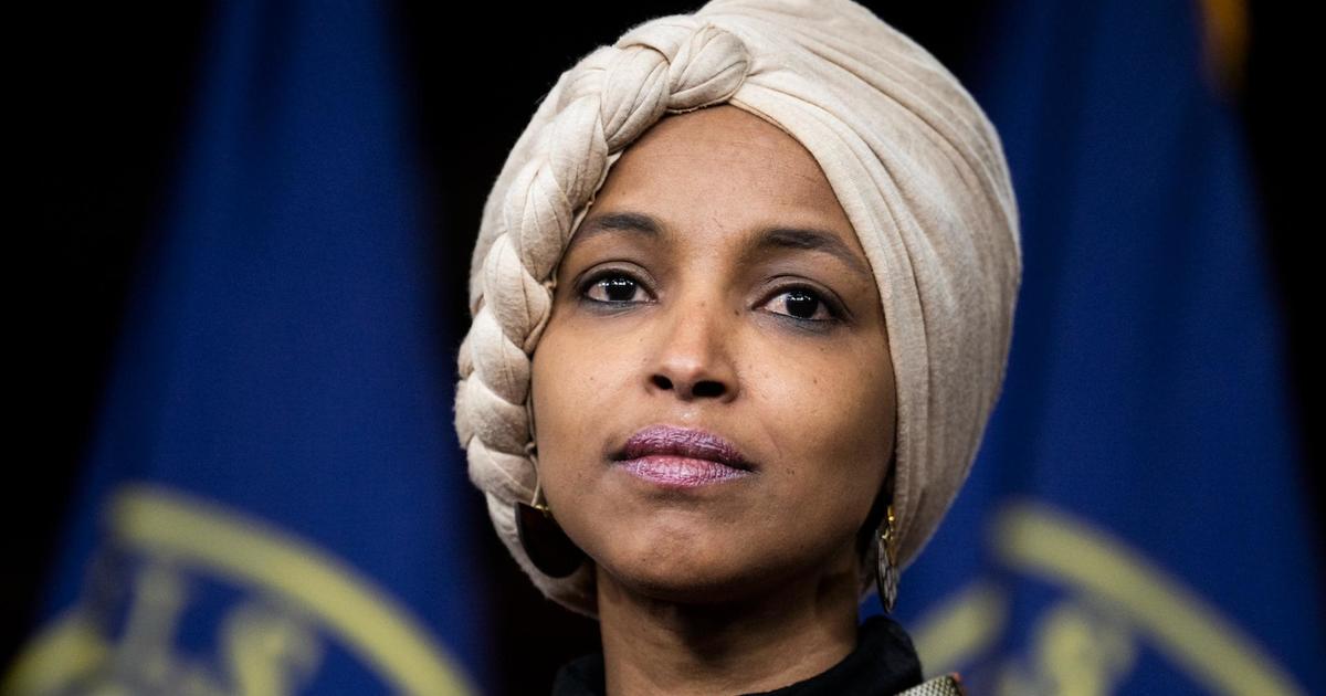 Le représentant Ilhan Omar a battu Dan Samuels lors de la primaire démocrate du 5e district du Congrès du Minnesota.