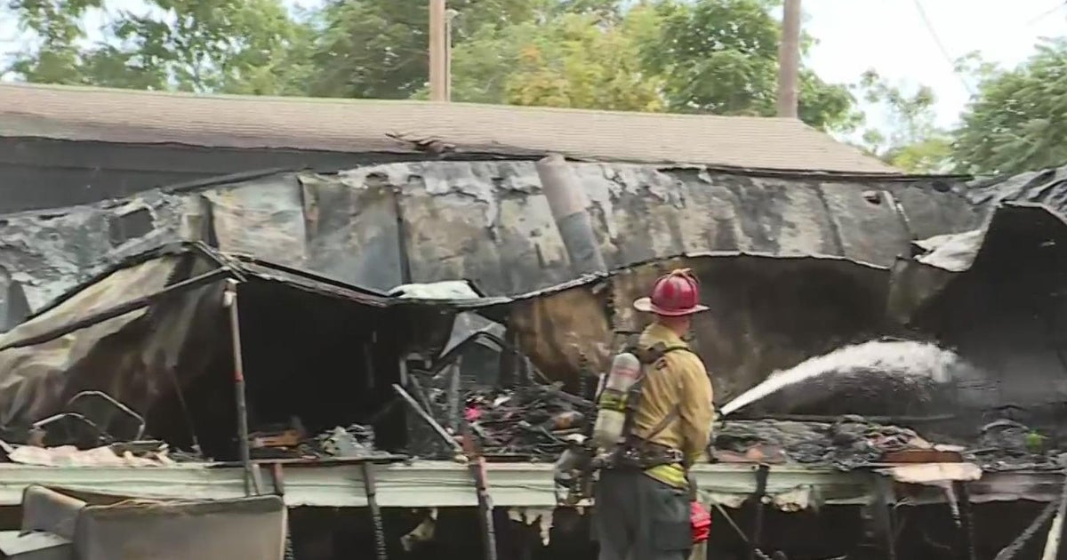 6 homes damaged at mobile home park in Modesto