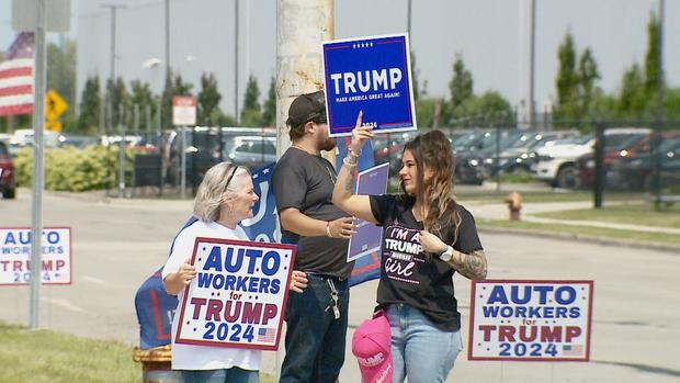 auto-workers-for-trump.jpg 