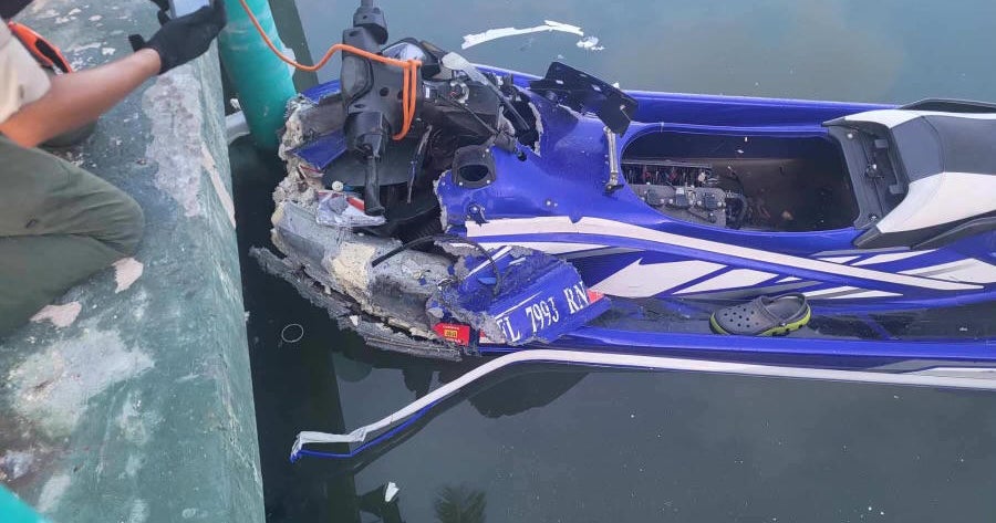 Miami man, 9-year-old boy die after boat crashes into Florida Keys seawall Miami man, 9-year-old boy die after boat crashes into Florida Keys seawall