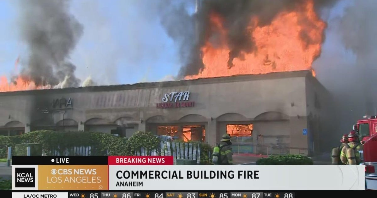 Anaheim Liquor Store Engulfed In Flames Cbs Los Angeles
