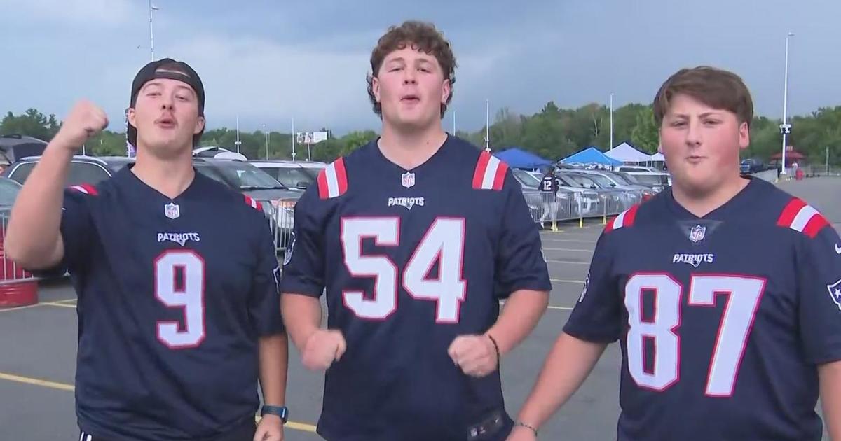 New England Patriots fans come to preseason to catch a glimpse of Drake Maye