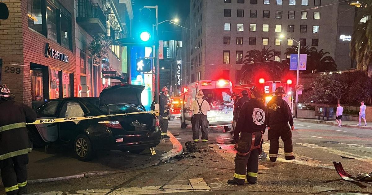 Car crashes into building at Union Square in San Francisco; 4 people in hospital