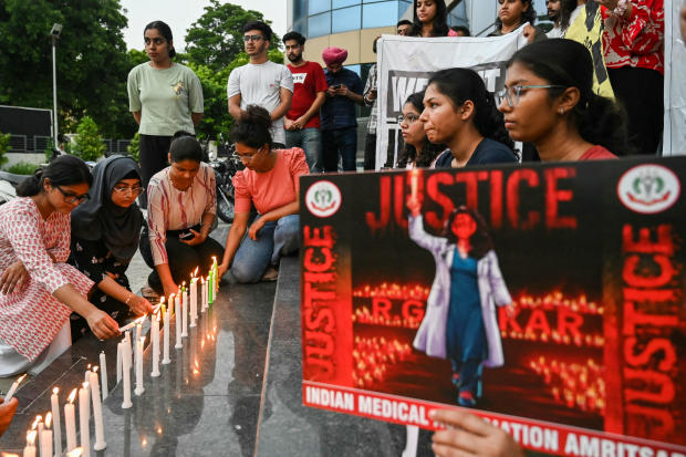 TOPSHOT-INDIA-WOMEN-DOCTORS-STRIKE 