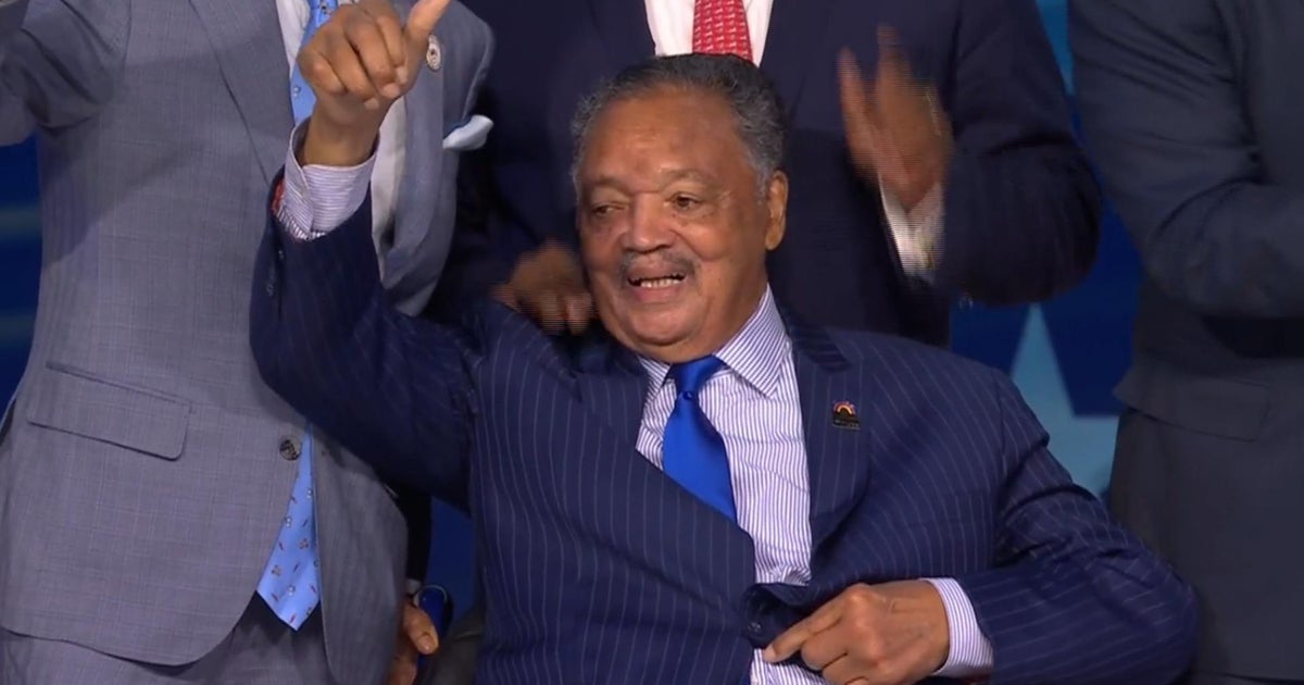 Jesse Jackson gets standing ovation at DNC - CBS News