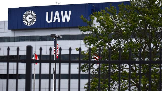 UAW threatens strike against Stellantis over delay in reopening Belvidere plant 