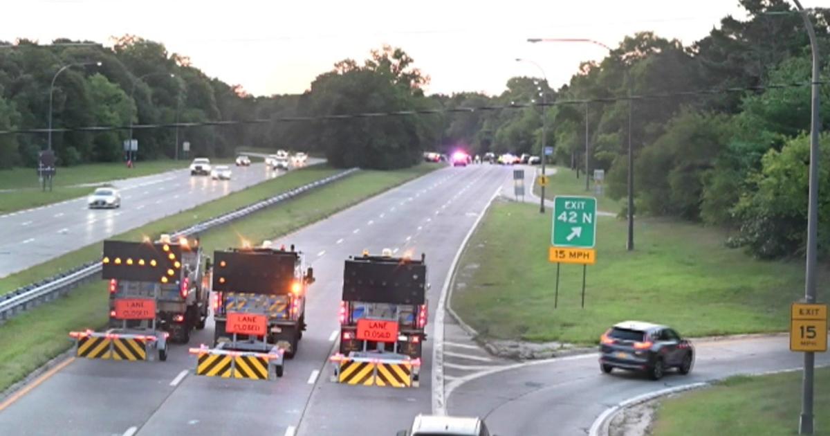 Fatal accident on the Southern State Parkway leads to closure of eastbound lanes