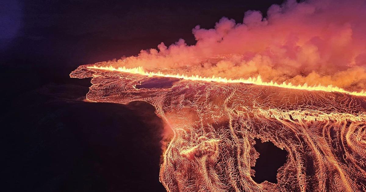 Dramatic images show lava spew from huge volcanic fissure in Iceland