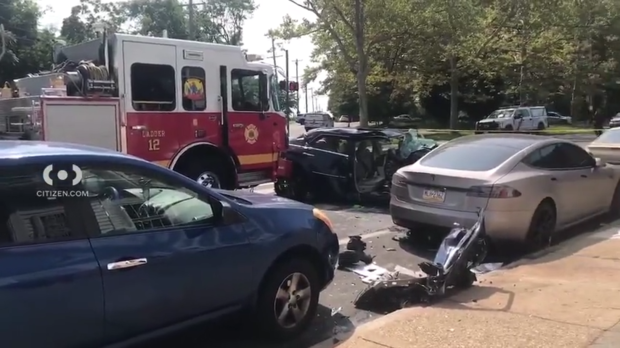 citizen-video-firetruck-hits-car.png 