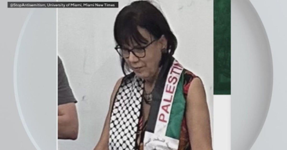 University of Miami professor apologizes for violating university policy after seen wearing University of Miami professor apologizes for violating university policy after seen wearing