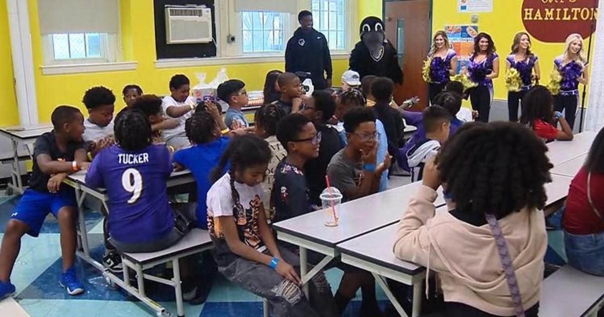 Ravens star Roquan Smith helps students in Baltimore with free school supplies and fresh cuts