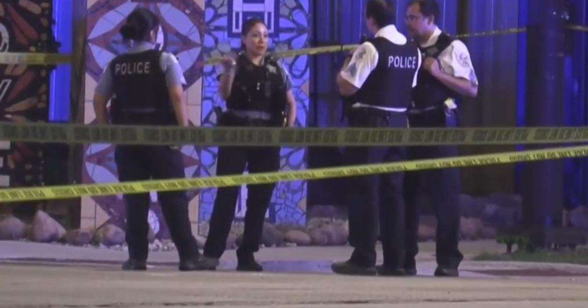 2 men and teenager injured in triple shooting in North Lawndale