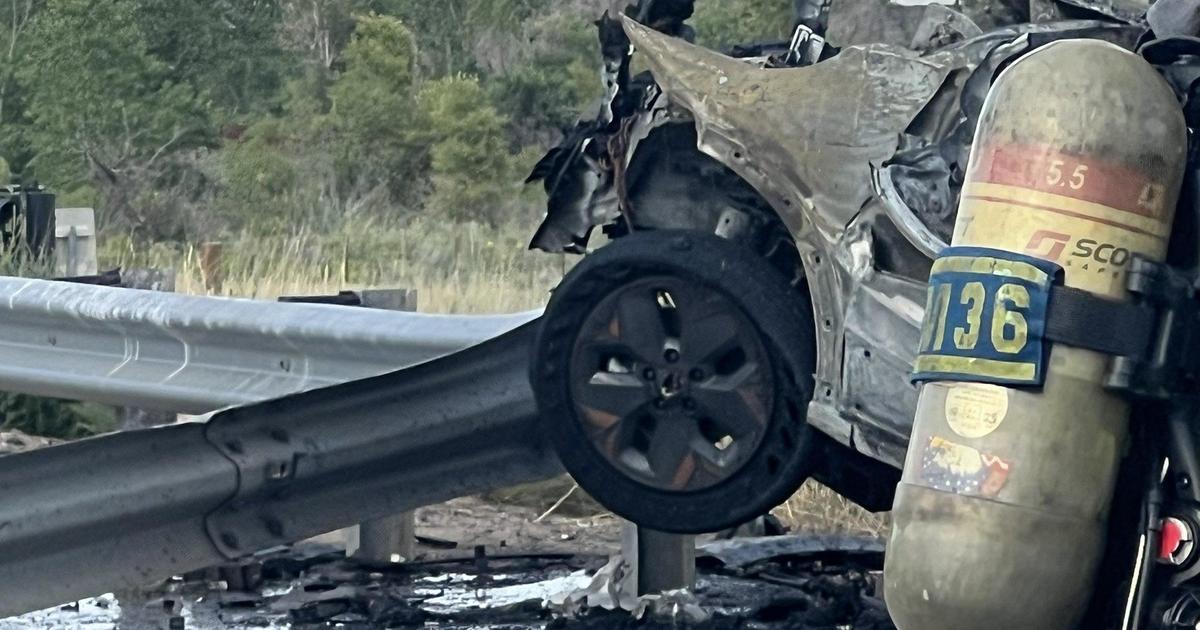 An electric vehicle fire closes lanes of northbound I-25 in Lone Tree and Castle Pines