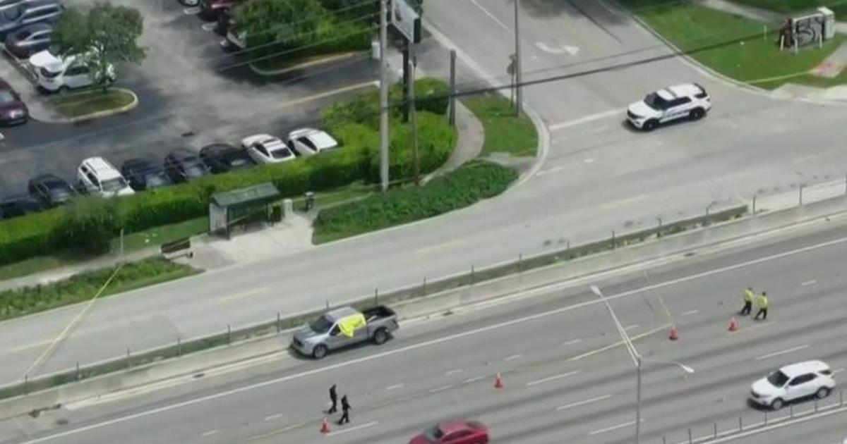 Police investigate body in pickup truck on Palmetto Expressway