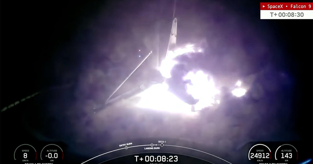 La Federal Aviation Administration des États-Unis a immobilisé les fusées Falcon 9 de SpaceX dans l’attente d’une enquête sur un rare accident d’atterrissage au large des côtes. La Federal Aviation Administration des États-Unis a immobilisé les fusées Falcon 9 de SpaceX dans l’attente d’une enquête sur un rare accident d’atterrissage au large des côtes.