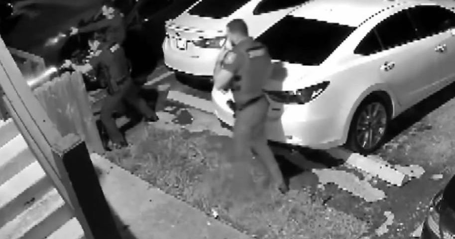 Man hospitalized after shootout with Broward sheriff’s deputies Man hospitalized after shootout with Broward sheriff’s deputies